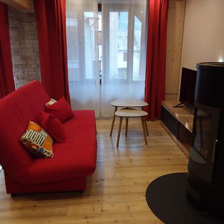 Appartement Dans Maison De Village Crots Exterior foto